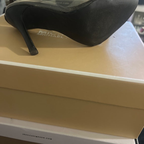 Heels - Picture 2 of 4